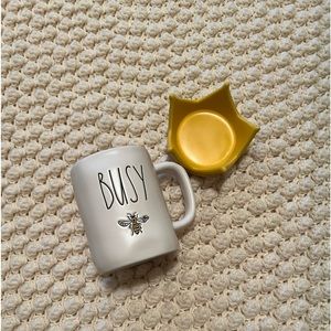 Rae Dunn Busy Bee Mug with Topper